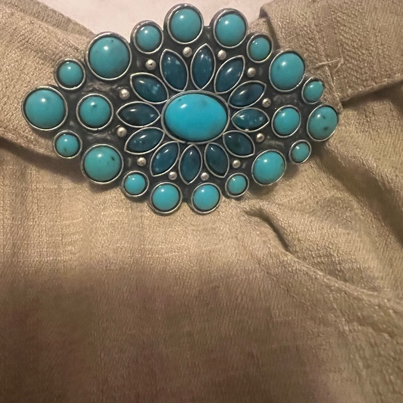 Bebe Designer pants. Straight leg, slightly flared with turquoise studded belt. - Picture 2 of 10